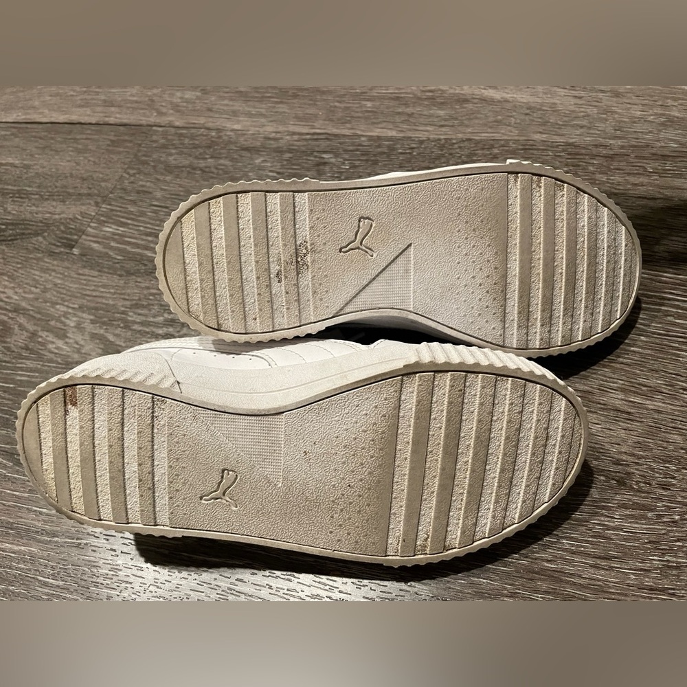 Puma Carina White Leather Sneakers - Picture 6 of 6
